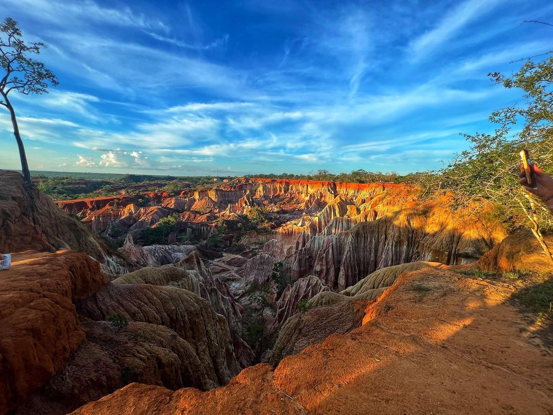 Che Shale, Robinson's Island & Grand Canyons Marafa